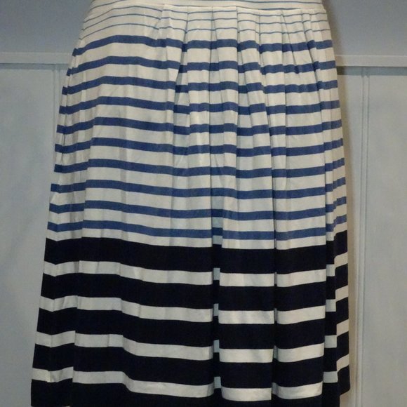 LAST CHANCE! MAKE AN OFFER!!! Loft White Striped A-line Skirt - Picture 3 of 3